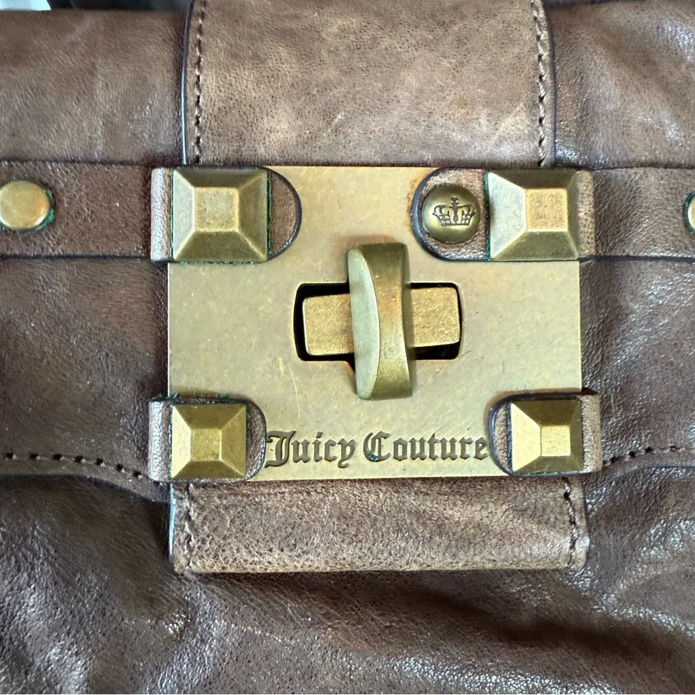 Juicy Couture Brown Distressed Leather Steampunk Clutch Bag Gold 🔒  Y2K